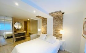 Feel@Home Nemausus  Le 21
